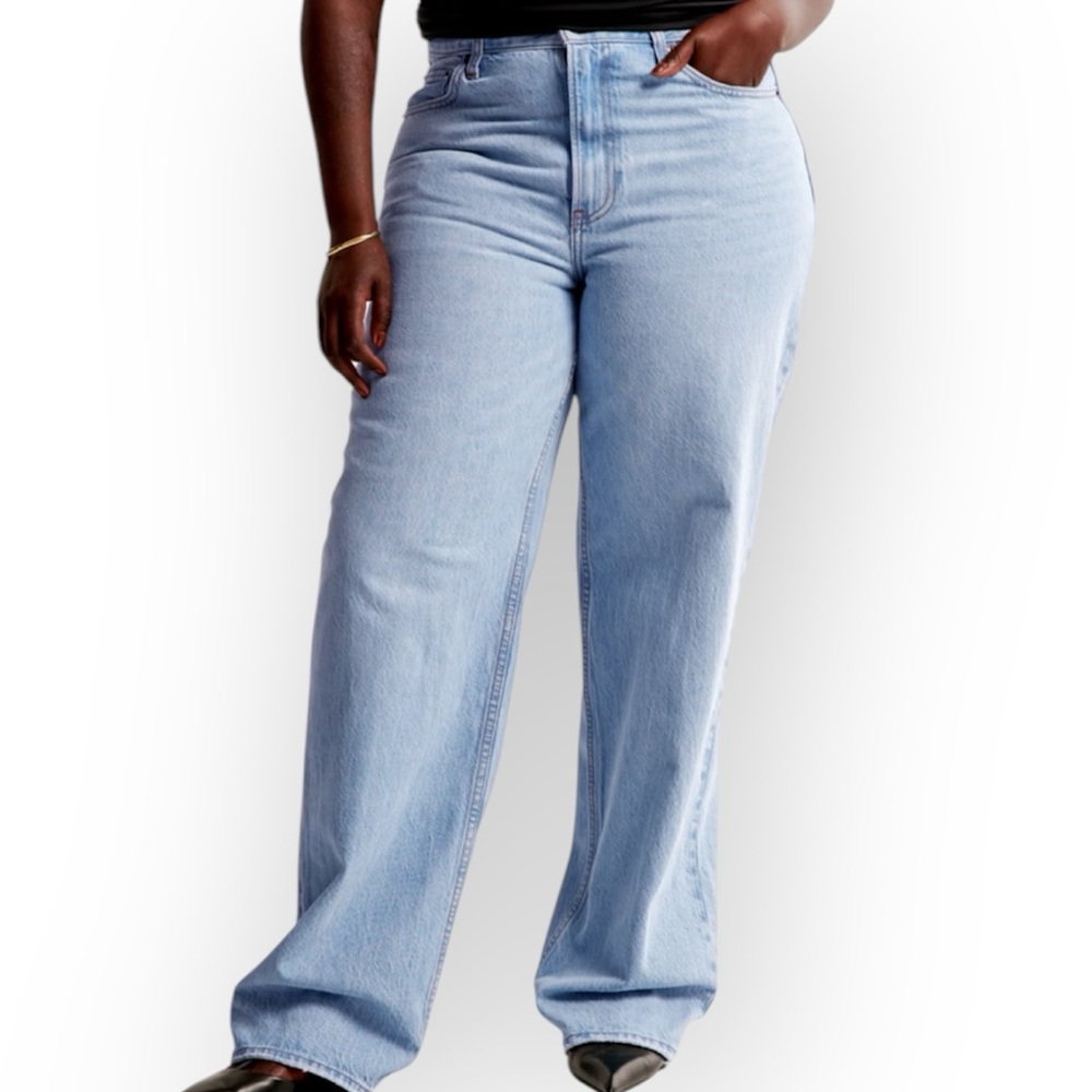 NWT Abercrombie and Fitch The Loose High Rise size 33/16